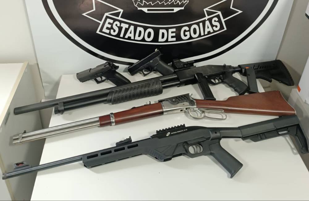 Polícia Civil cumpre mandado de busca e apreende arsenal em caso de violência doméstica em Jataí