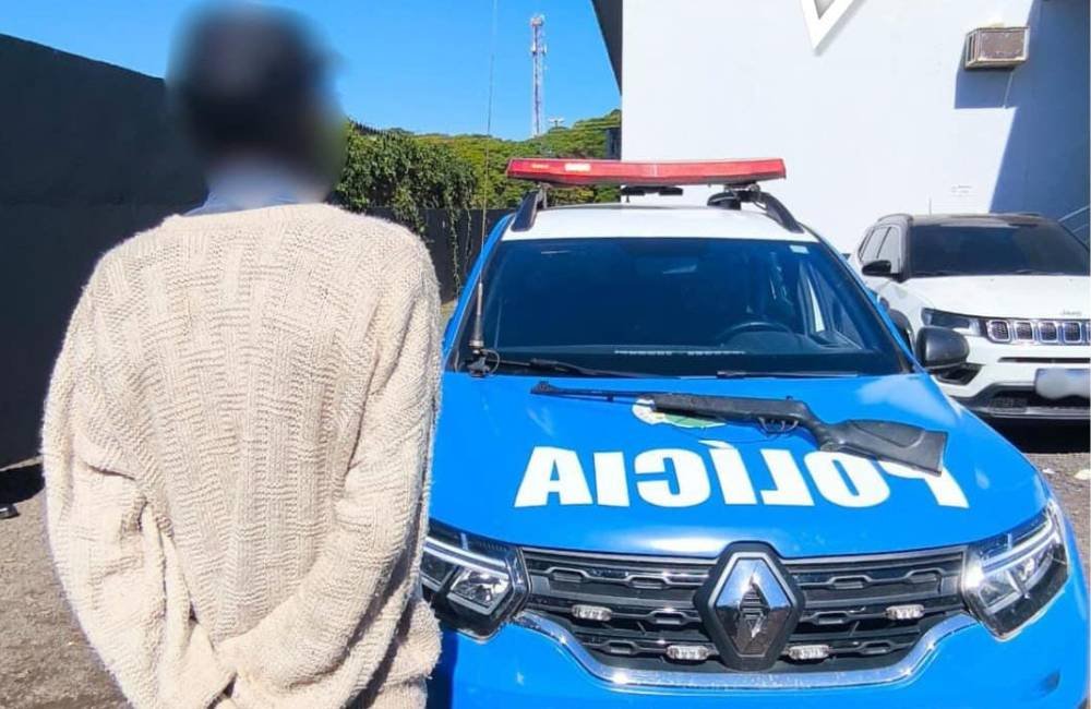 Polícia Militar apreende carabina adaptada para calibre .22 em residência de Jataí