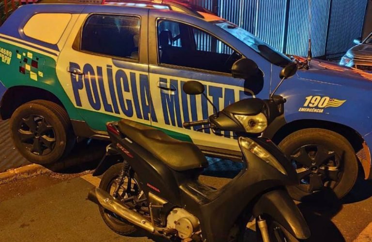 Polícia Militar recupera motocicleta furtada em residência no Conjunto Nossa Senhora de Fátima, em Jataí