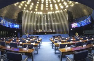 Senado aprova urgência para projeto que amplia número de deputados de 513 para 531
