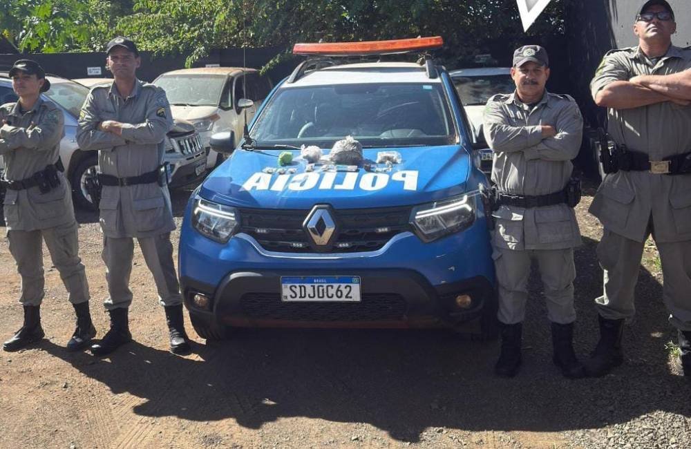 Traficante é preso pelo 15º BPM com drogas, munições e balança de precisão em Jataí