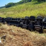 Trecho da BR-452 será interditado nesta quinta-feira para destombamento de caminhão