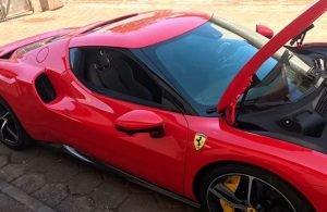 Tribunal de Justiça de Goiás faz leilão de carros de luxo que inclui Ferrari
