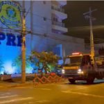 VÍDEO PRF e PMGO prendem jovem por manobras perigosas em frente à sede da PRF em Goiânia