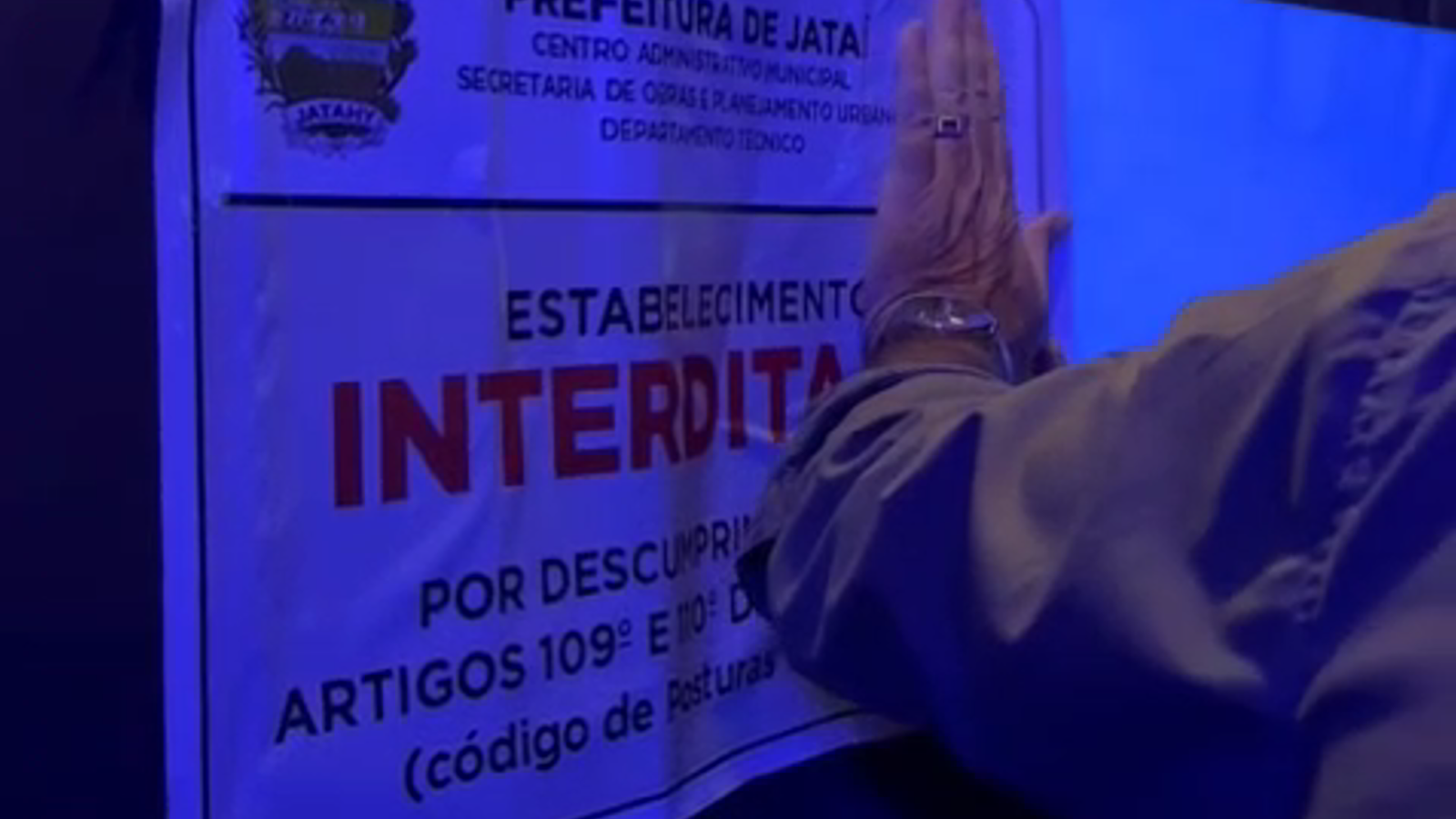 VÍDEO | ‘A Festa Acabou’: operação interdita lounge em Jataí com drogas e motos irregulares