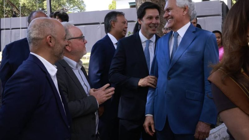 “Desenvolvimento passa por instituições fortes”, diz Daniel Vilela durante transferência simbólica da capital para Goiás