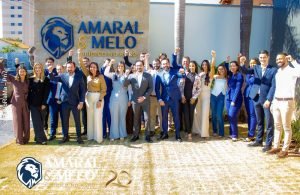 Escritório Amaral & Melo celebra 20 anos com emoção, nova identidade visual e homenagens marcantes