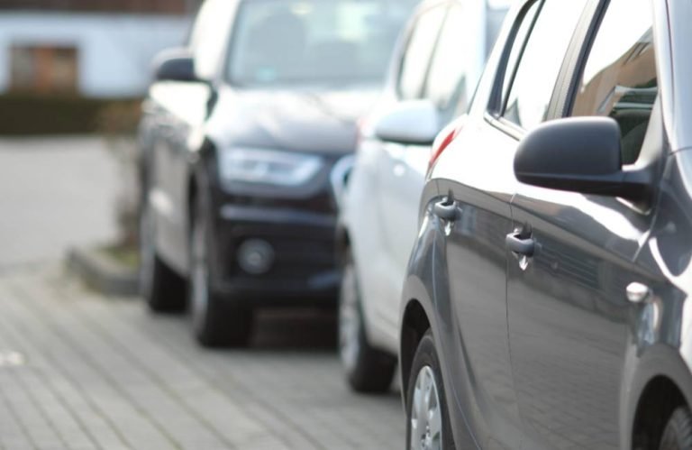 Governo estuda reduzir imposto de carros populares flex para estimular indústria automotiva