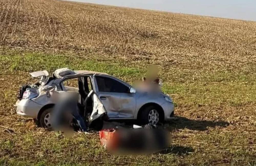 Grávida de 29 anos morre em capotamento na GO-174 a caminho de velório em Iporá