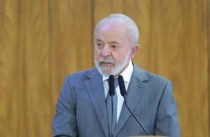 Lula veta aumento de número de deputados na Câmara
