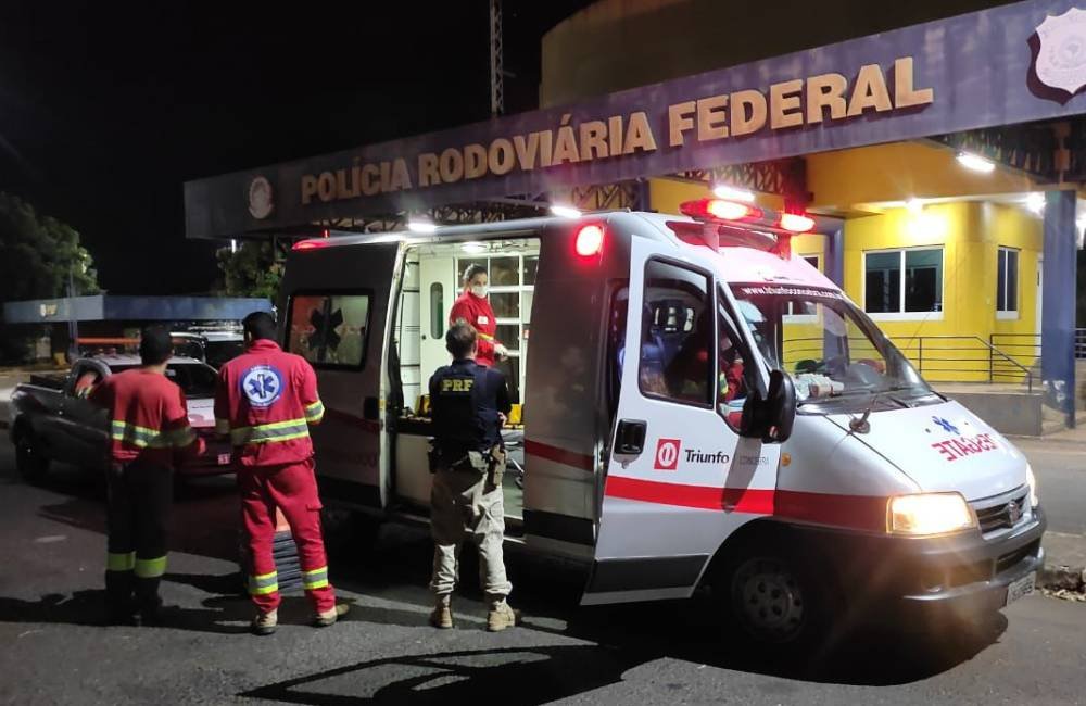 PRF resgata idoso desorientado na BR-153 e descobre que ele estava desaparecido