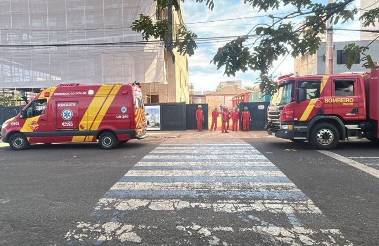 Parede de construção desaba e funcionário é soterrado em Rio Verde