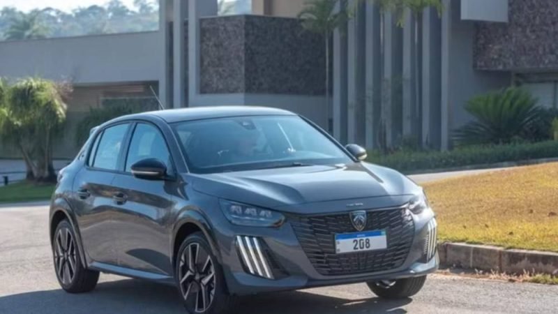 Stellantis anuncia recall de carros da Peugeot por risco de incêndio