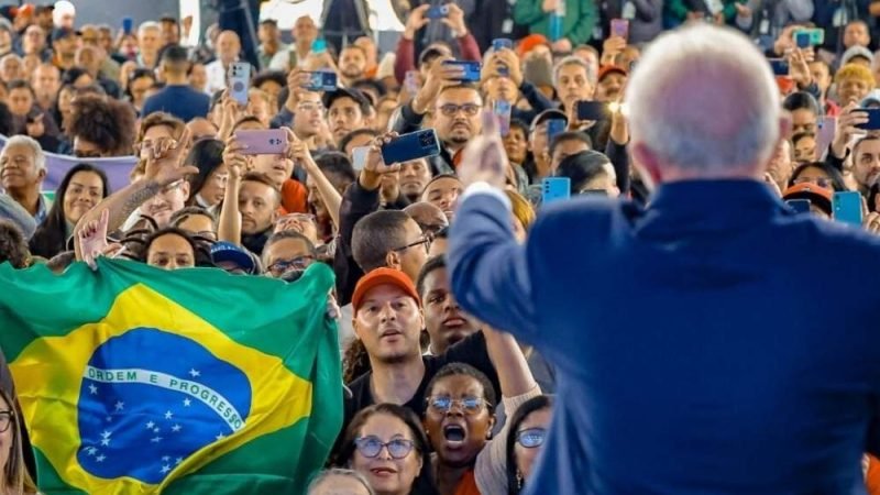 ‘Hoje é dia sagrado da soberania’, diz Lula após sanção a Moraes e confirmação de tarifas