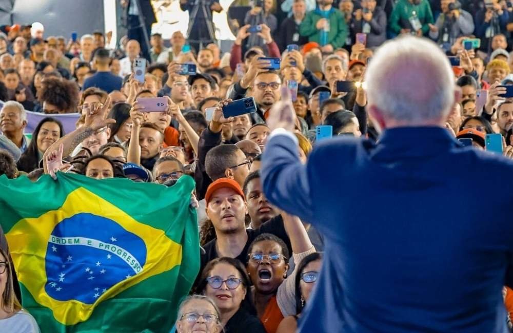 ‘Hoje é dia sagrado da soberania’, diz Lula após sanção a Moraes e confirmação de tarifas