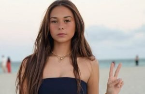 ‘Virgem e devota cristã’ faturou R$ 440 milhões no OnlyFans sem publicar nudes; entenda