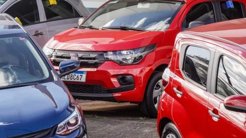 6 carros que são mais econômicos do que parecem (e tem um que quase ninguém quer comprar)