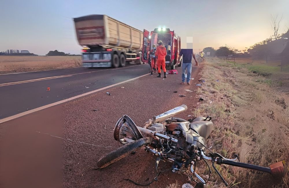 Acidente grave com motociclista deixa vítima ferida na GO-050, em Jataí