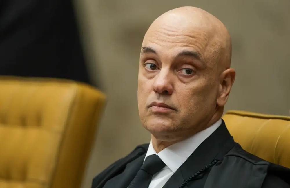 ATENÇÃO: Alexandre de Moraes decreta prisão domiciliar de Jair Bolsonaro por descumprir medidas cautelares