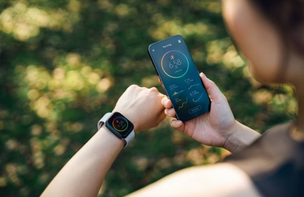 Anvisa proíbe smartwatch para controle de glicose; saiba qual