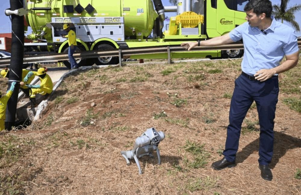 Cão robô auxilia em manutenção de dutos em rodovias estaduais em Goiás