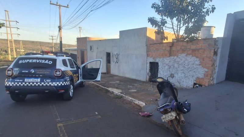 Condutor embriagado é preso após avançar sinal vermelho e realizar manobras perigosas em Jataí