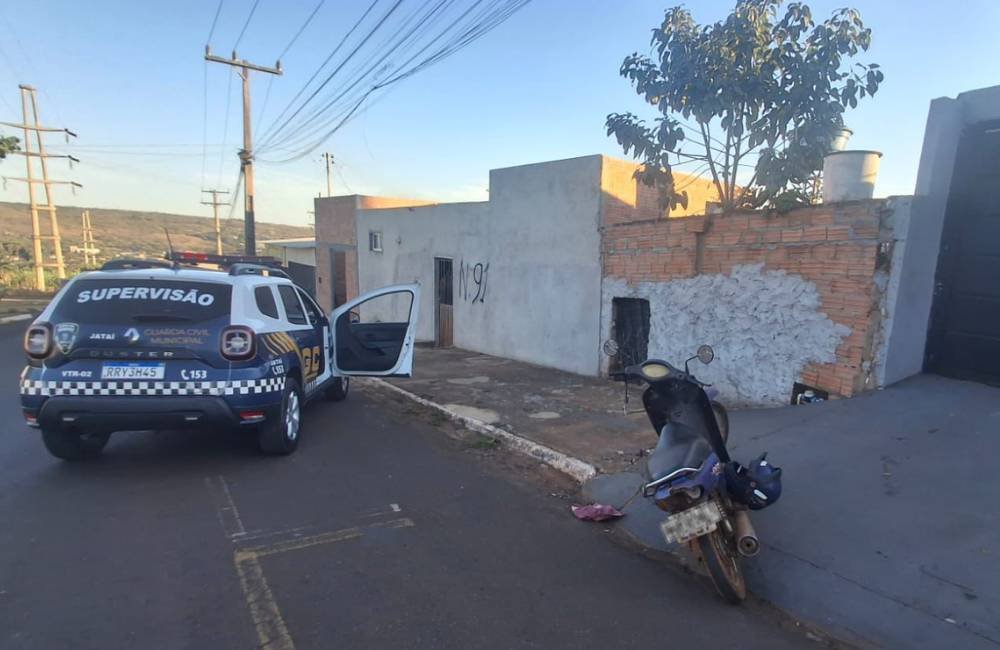 Condutor embriagado é preso após avançar sinal vermelho e realizar manobras perigosas em Jataí