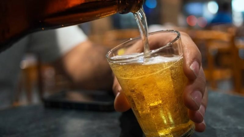 Estudo consegue acelerar produção de cerveja em 31 horas usando o som
