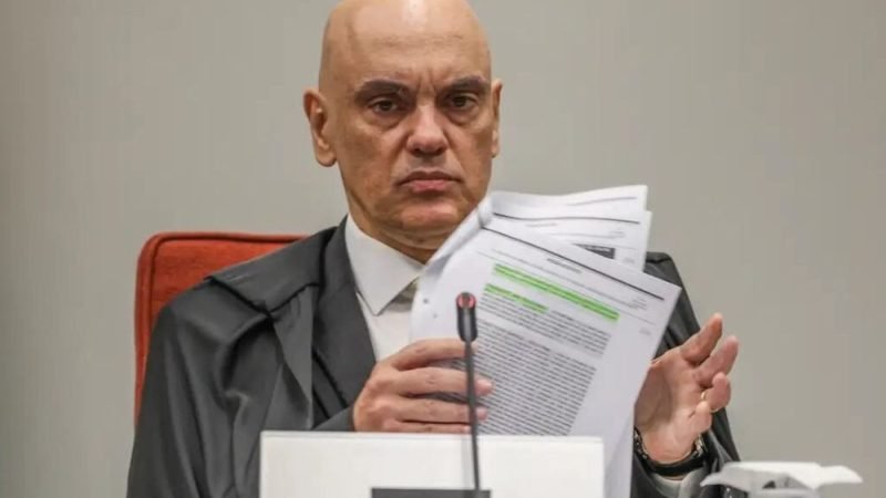 Moraes tem cartões bloqueados após sanção da Lei Magnitsky, e banco oferece bandeira nacional como alternativa