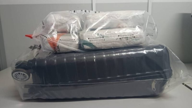 Mulher é presa transportando 6 quilos de “supermaconha” em ônibus interestadual em Goiás
