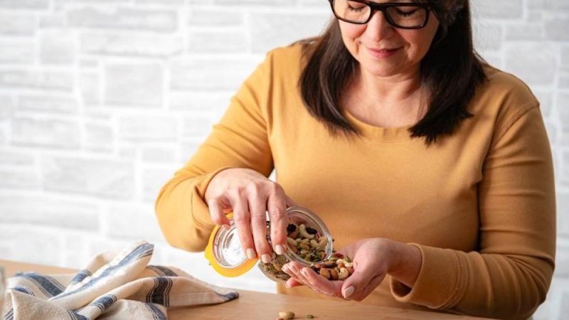 Nutri cita semente que favorece a saúde da mulher e protege o coração