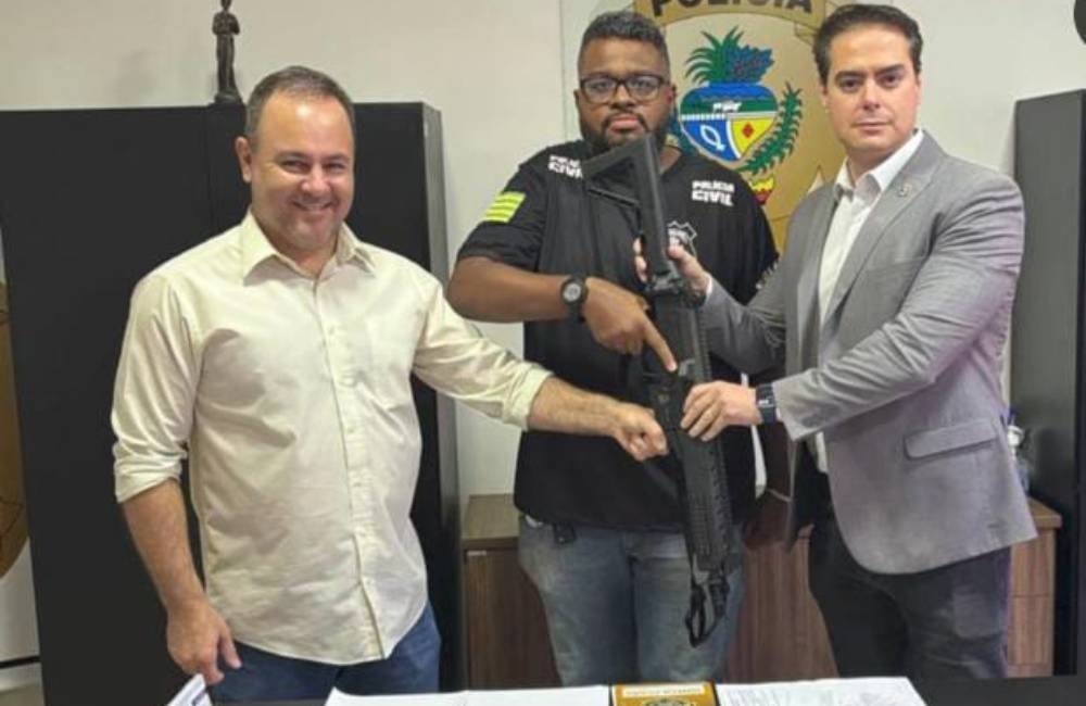 Polícia Civil de Chapadão do Céu recebe novo fuzil calibre 5.56