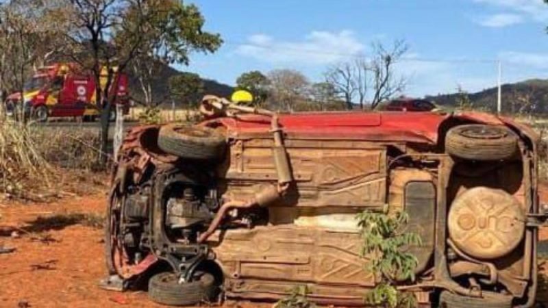 Saída de pista seguida de capotamento deixa uma vítima fatal na GO-116 em Formosa