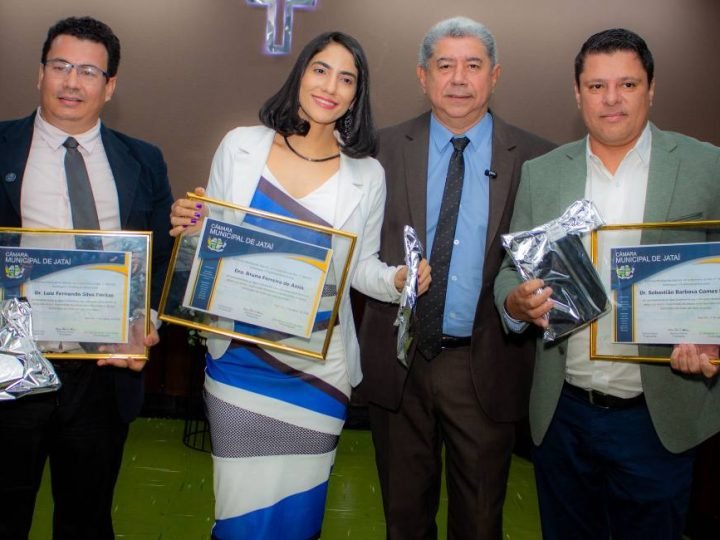 COBERTURA FOTOGRÁFICA | Veja as fotos da solenidade que homenageou 27 advogados na Câmara Municipal de Jataí