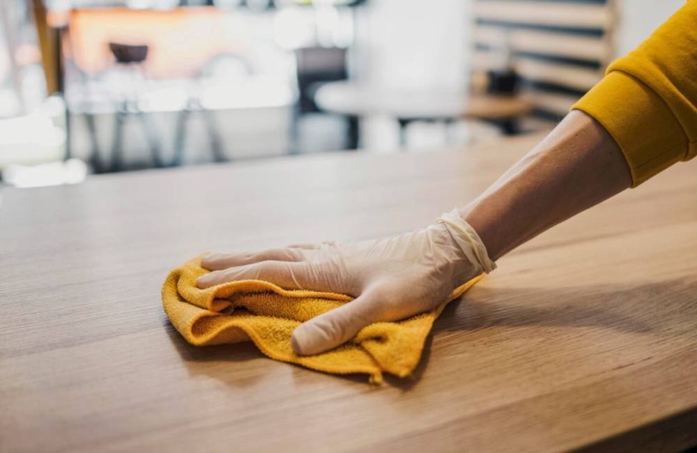 5 dicas para evitar desperdício na limpeza e economizar água e produtos