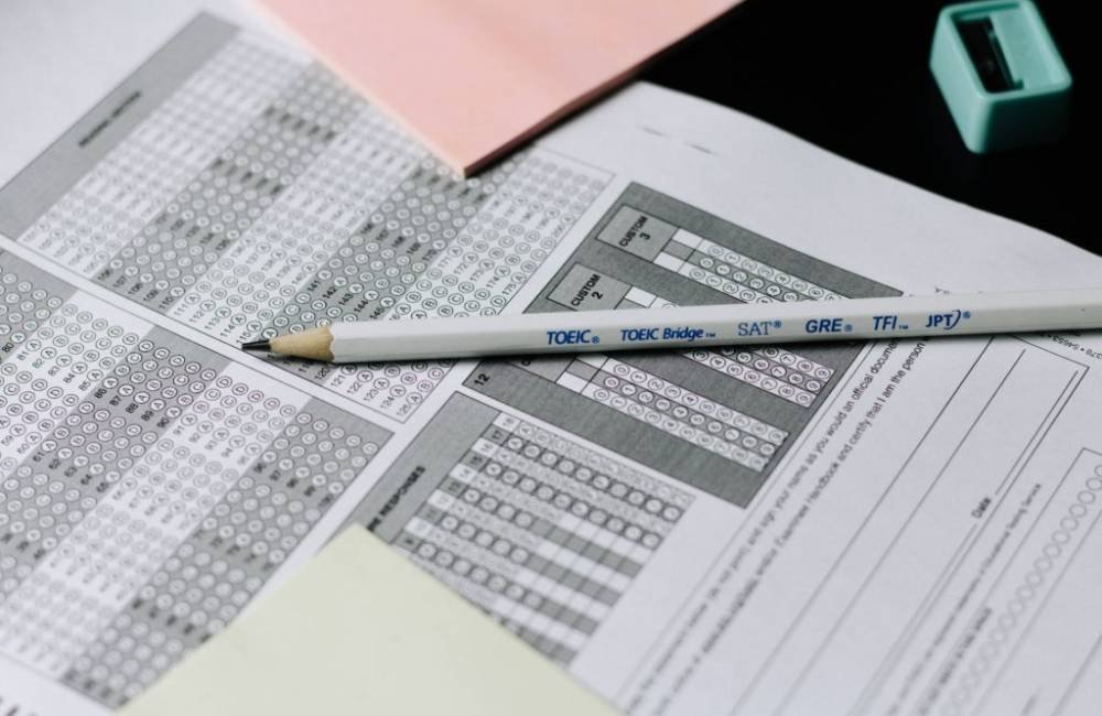Concursos em Goiás oferecem mais de 200 vagas com salários de até R$ 8 mil