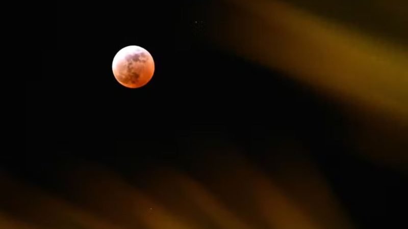 Eclipse lunar mais longo do ano: veja data, horário e como assistir à ‘Lua de Sangue’