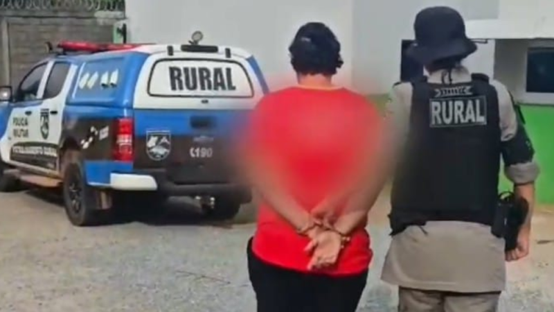 Foragida do DF que matou mulher com mais de 70 facadas é presa