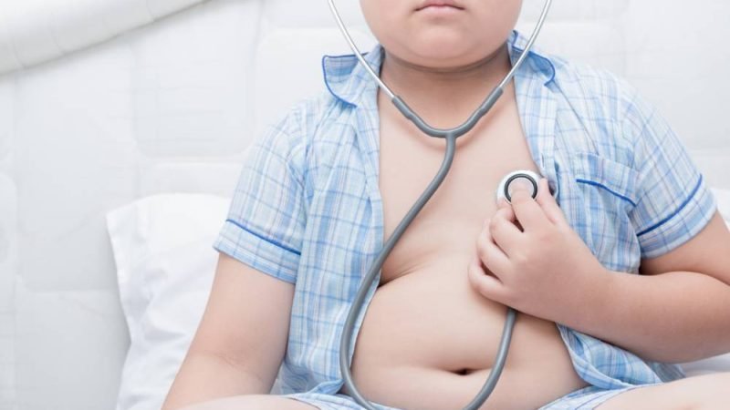 Obesidade infantil atinge nível histórico, supera a desnutrição e ameaça saúde de uma geração