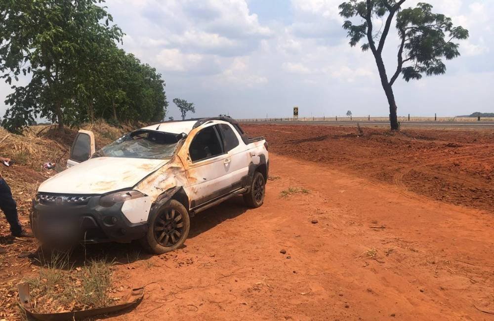Acidente de trânsito na GO-341 deixa condutor ferido