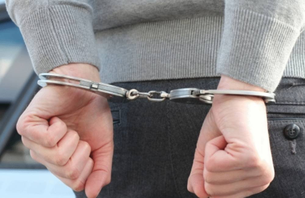 Discussão por dívida termina em facadas contra mãe e padrasto em Rio Verde