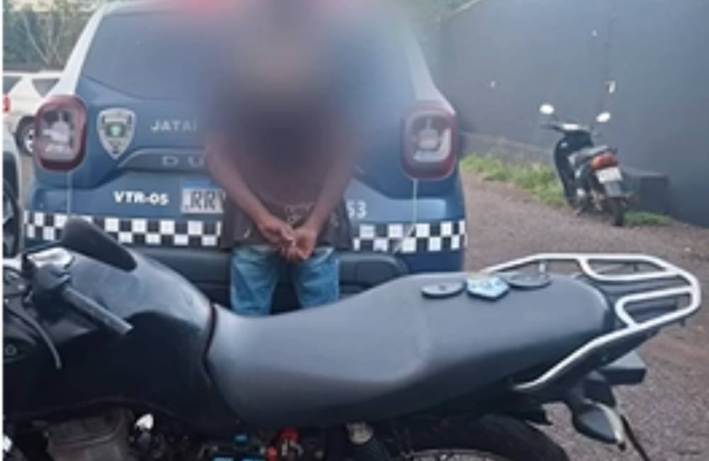 Homem é preso em Jataí após tentar fugir com motocicleta furtada e admitir crime à GCMJ