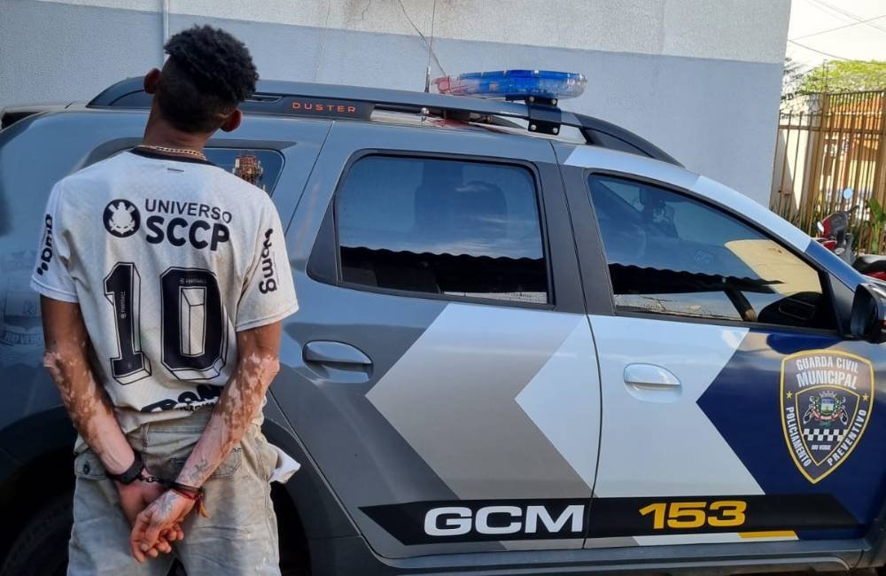 Homem é preso em flagrante por tentar matar rival na rodoviária