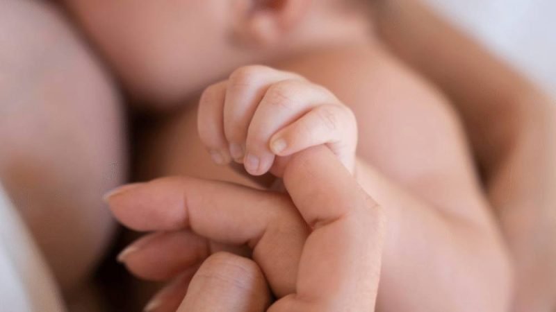 Lei muda contagem da licença-maternidade e protege vínculo entre mãe e recém-nascido