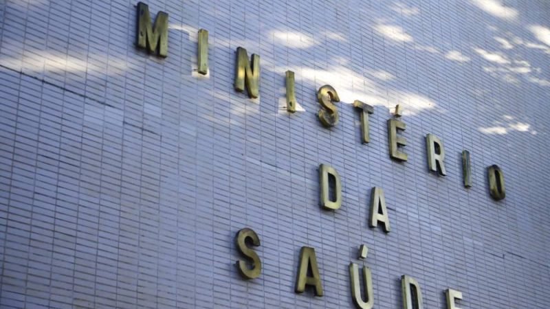 Ministério da Saúde anuncia compra emergencial de antídotos contra intoxicação por metanol