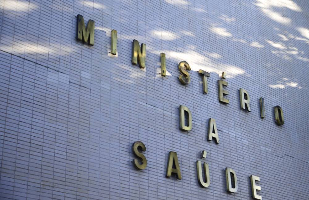 Ministério da Saúde anuncia compra emergencial de antídotos contra intoxicação por metanol