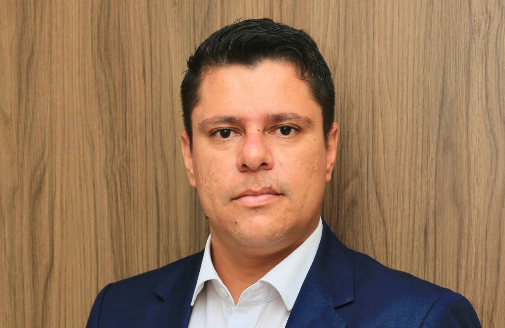 O palco dentro da empresa: quando o comportamento performático vira risco trabalhista