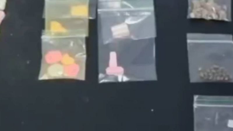 PM encontra drogas em casa de jovem com autorização da mãe