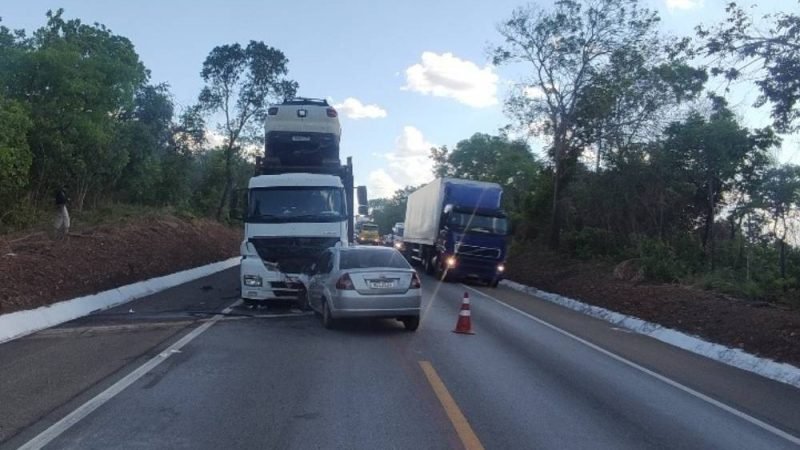 PRF prende motorista bêbado com filhos e cadeirinhas salvam crianças em grave acidente em Goiás