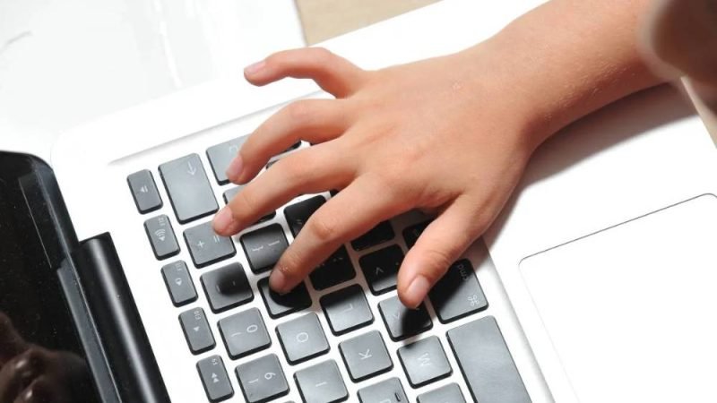 Pais podem ser responsabilizados por trabalho infantil na internet, alerta MPT